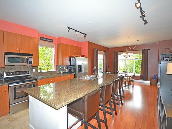 3rd image of 22690 NE Alder Crest Ln