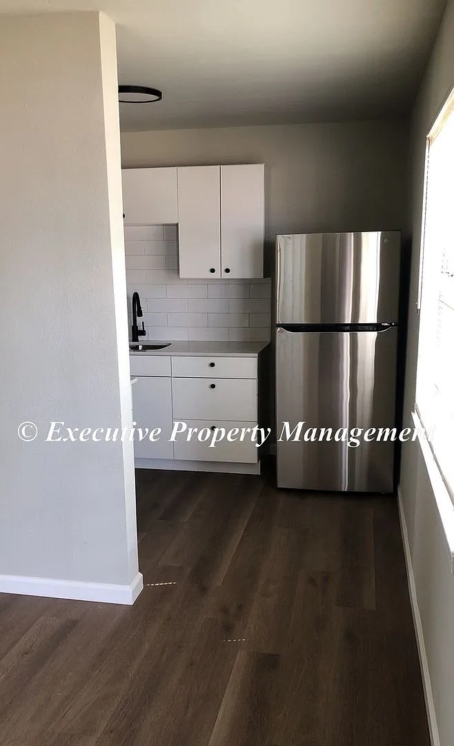 107-109 Gibson Street — Photo 4