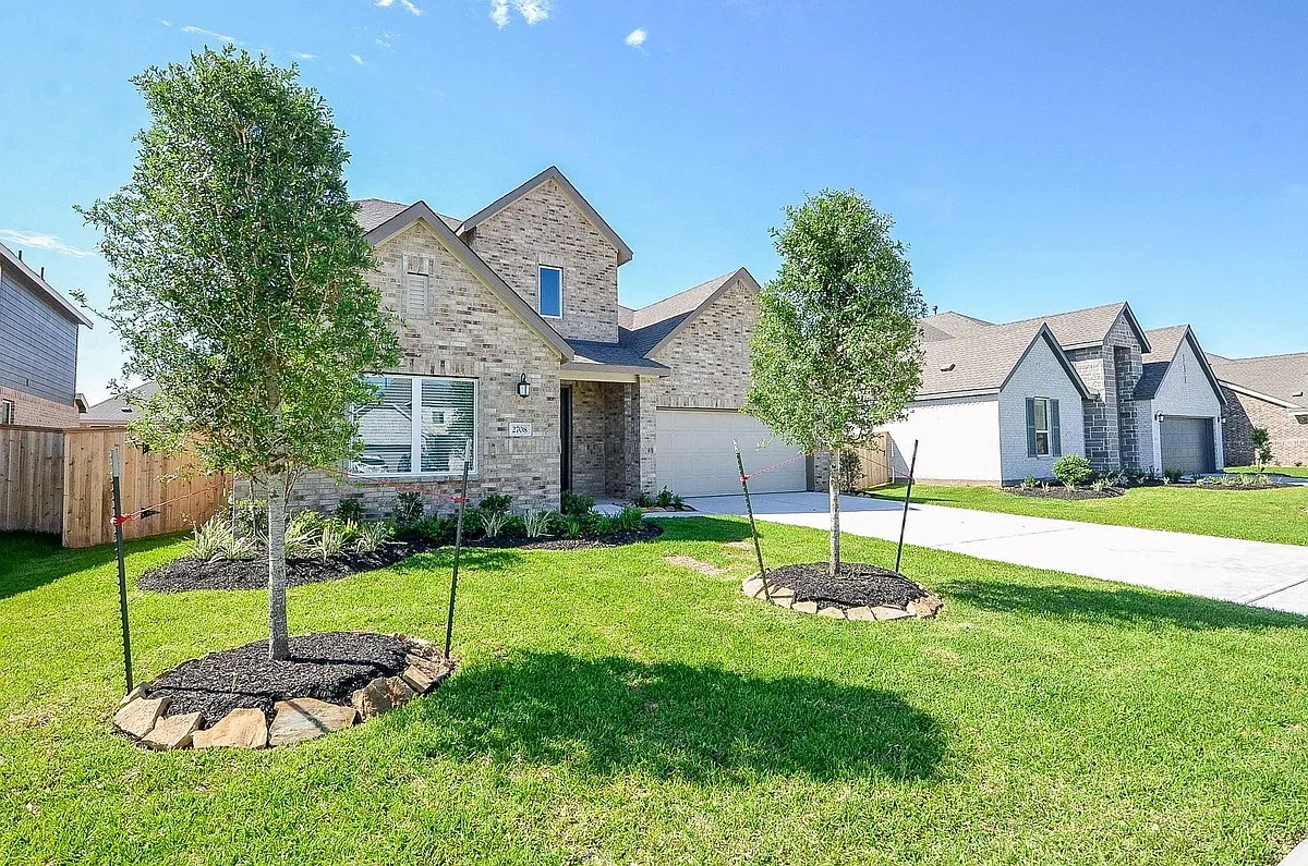 Building Photo - 2708 Pine Bluff Dr