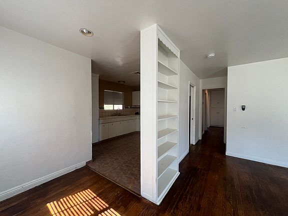 3rd image of 2901 S K St