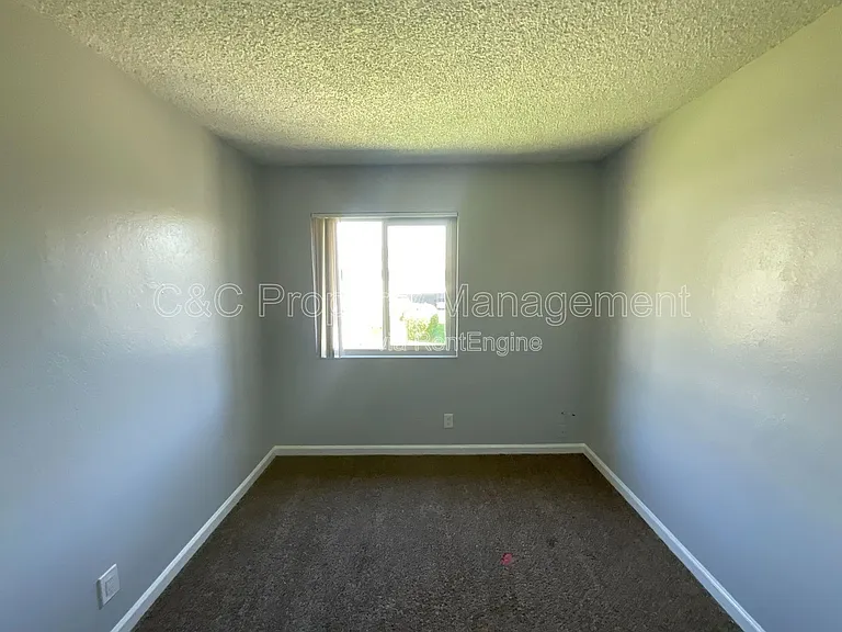 292 Grecia Ct — Photo 6