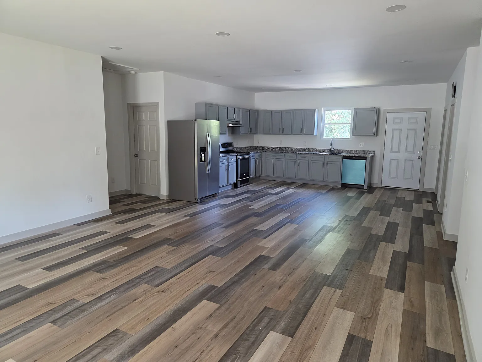 3 bed, 1750 sqft, $1,350 — Photo 3