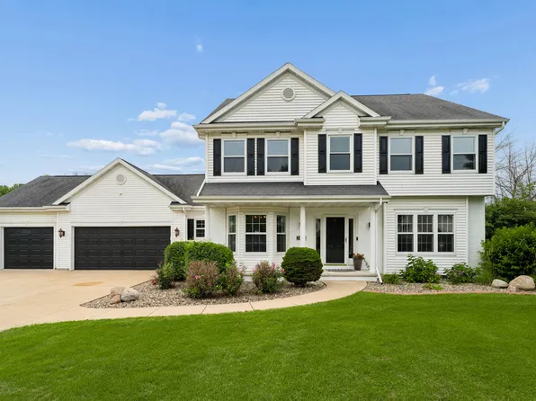2809 Pine Ridge Rd, Oshkosh, WI 54904