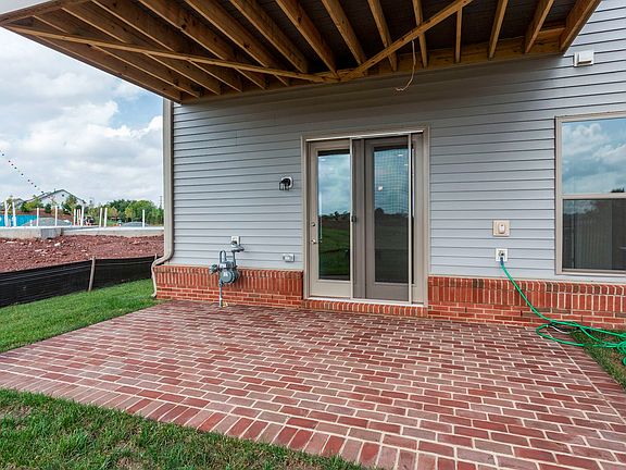 The Cousteau - Back Patio