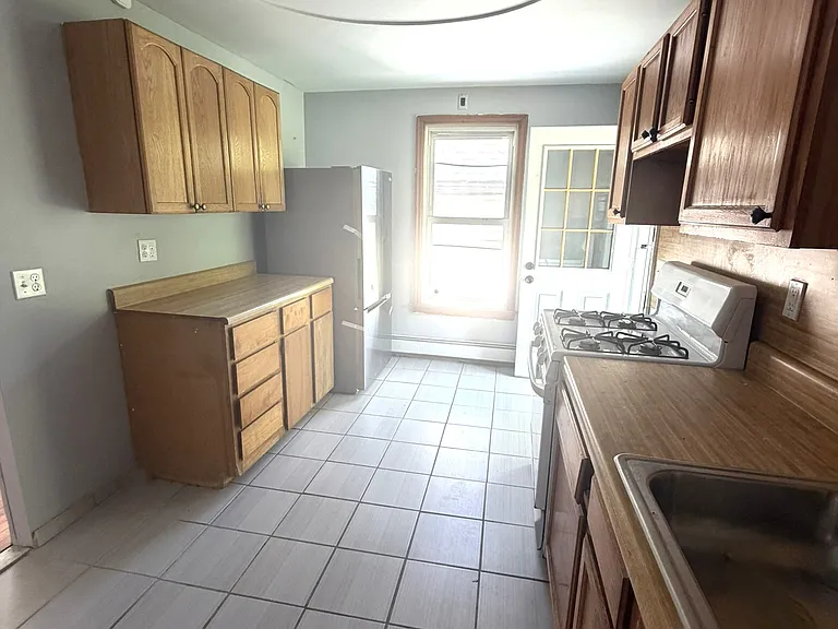 658 Hazle St #4 — Photo 6