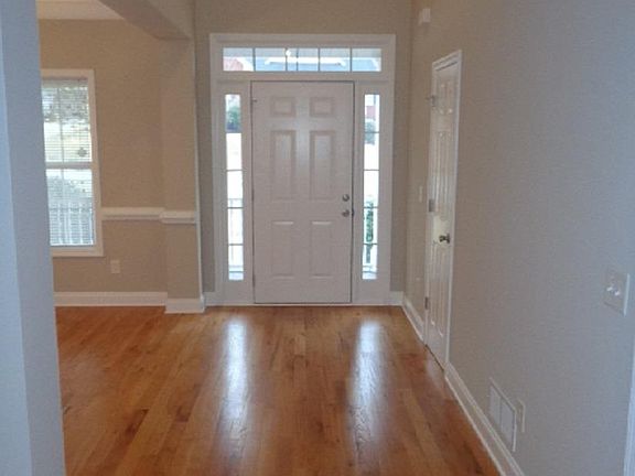 4th image of 4209 Pine Hill Dr