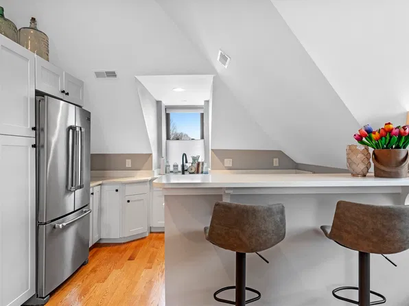 23 Bower St APT 4, Medford, MA 02155