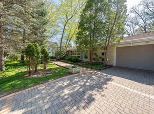 922 White Pine Ave, De Pere, WI 54115