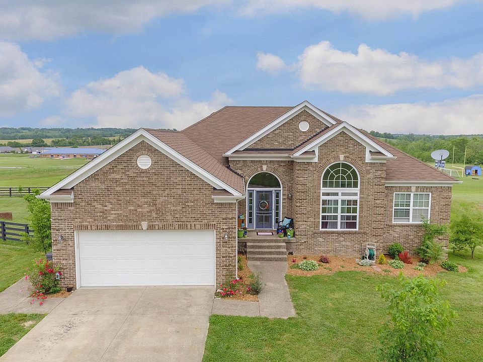 1st image of 243 Oak Leaf Ct