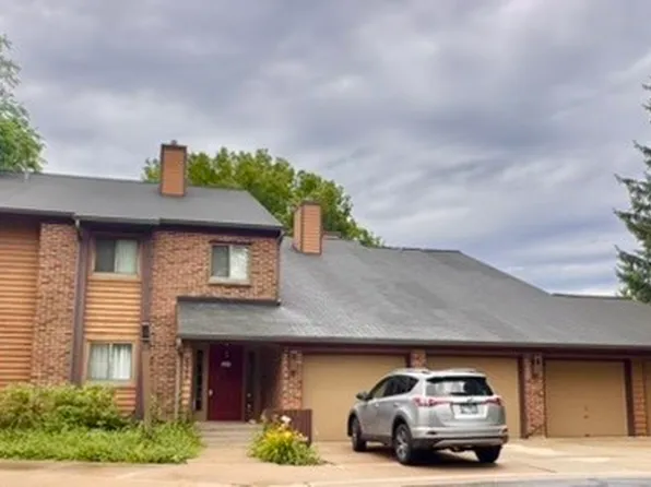 650 Waverly Dr APT B, Elgin, IL 60120