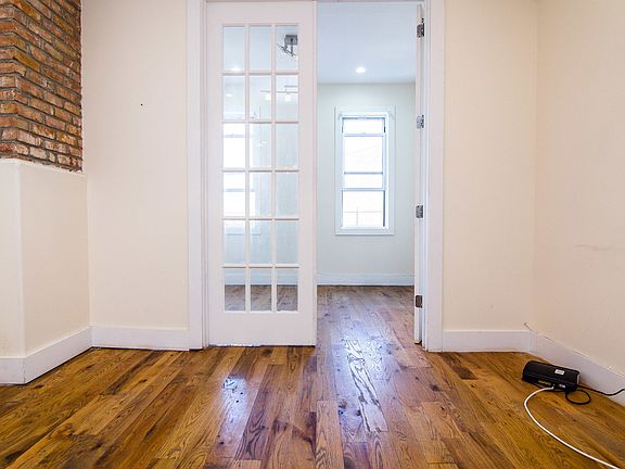 3rd image of 295 Maujer St #2D