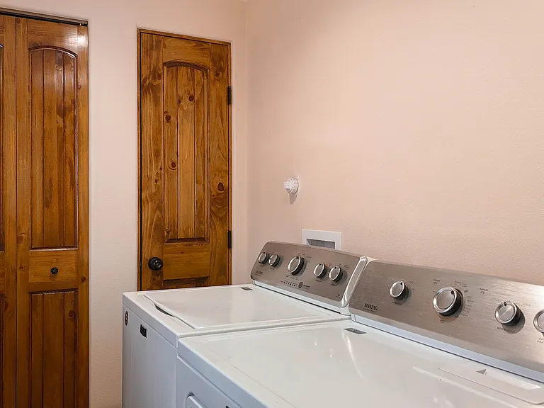 127 Oakley Ln — Photo 27