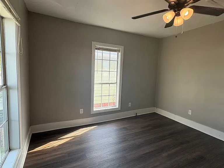 1105 S Greenwood Ave — Photo 10