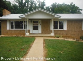 1810 Port Cir, Johnson City, TN 37604