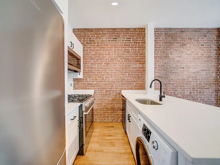 221 Washington St #303 — Photo 7