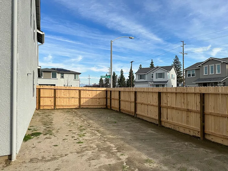 3009 N Creekside St — Photo 20