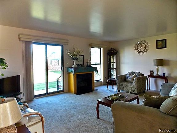 4th image of 37960 Watkins Dr