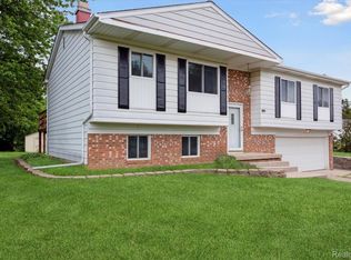 6115 Cold Spring Trl, Grand Blanc, MI 48439