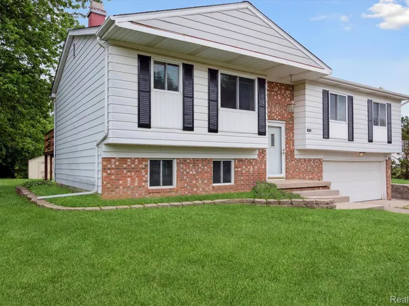 6115 Cold Spring Trl, Grand Blanc, MI 48439