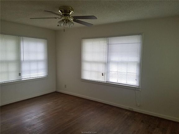 4th image of 217 Fairway Dr