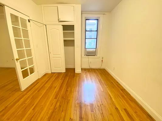 4th image of 301 W 22nd St APT 55