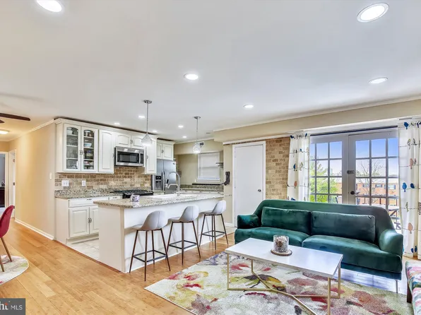 420 N Armistead St APT 304, Alexandria, VA 22312