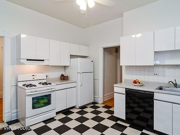 2nd image of 240 W Saint Paul Ave
