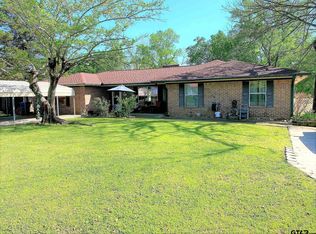 1210 E 3rd St, Mount Pleasant, TX 75455