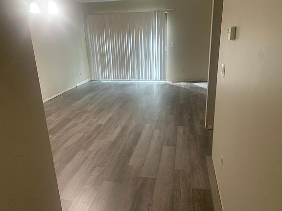 3rd image of 38615 Meadowdale
