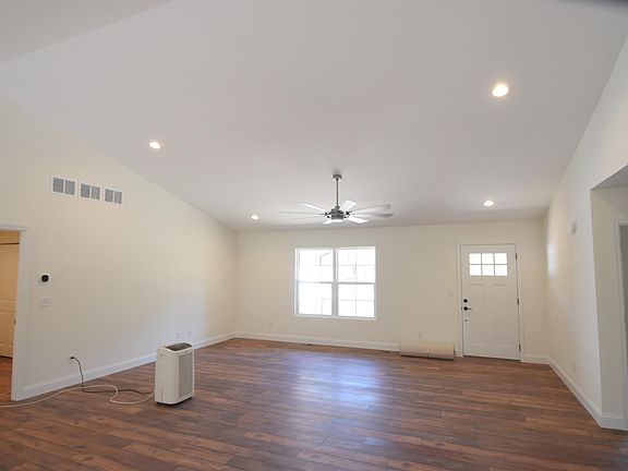4th image of 3640 Quail Run Dr N