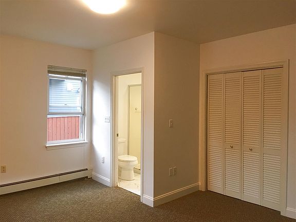 4th image of 153 Auburn St