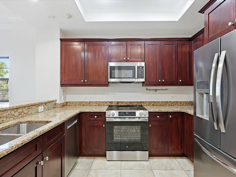 7612 Lake Vista Ct #308 — Photo 9