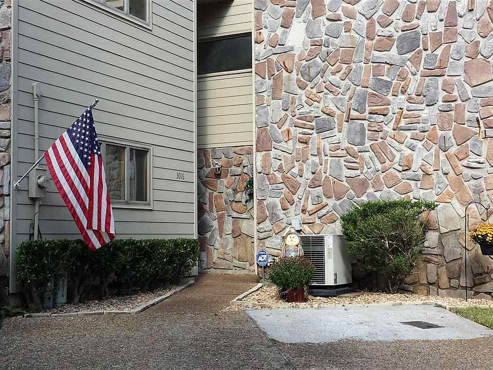 1st image of 3016 Ironwood Dr #E