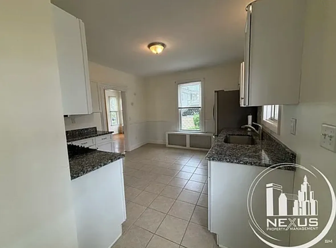 2 bed, 1035 sqft, $1,850 — Photo 3