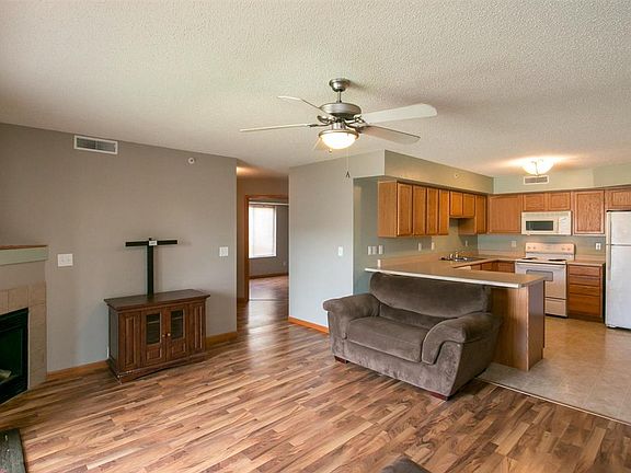 3rd image of 1315 N Jones Blvd APT 1