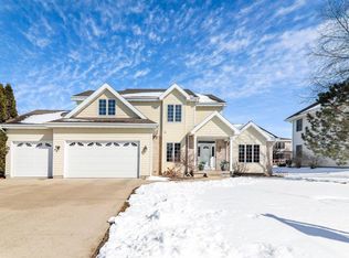 324 Riviera St, Oregon, WI 53575