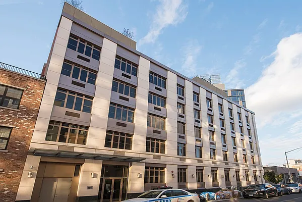 Rented by Bold New York | media 21