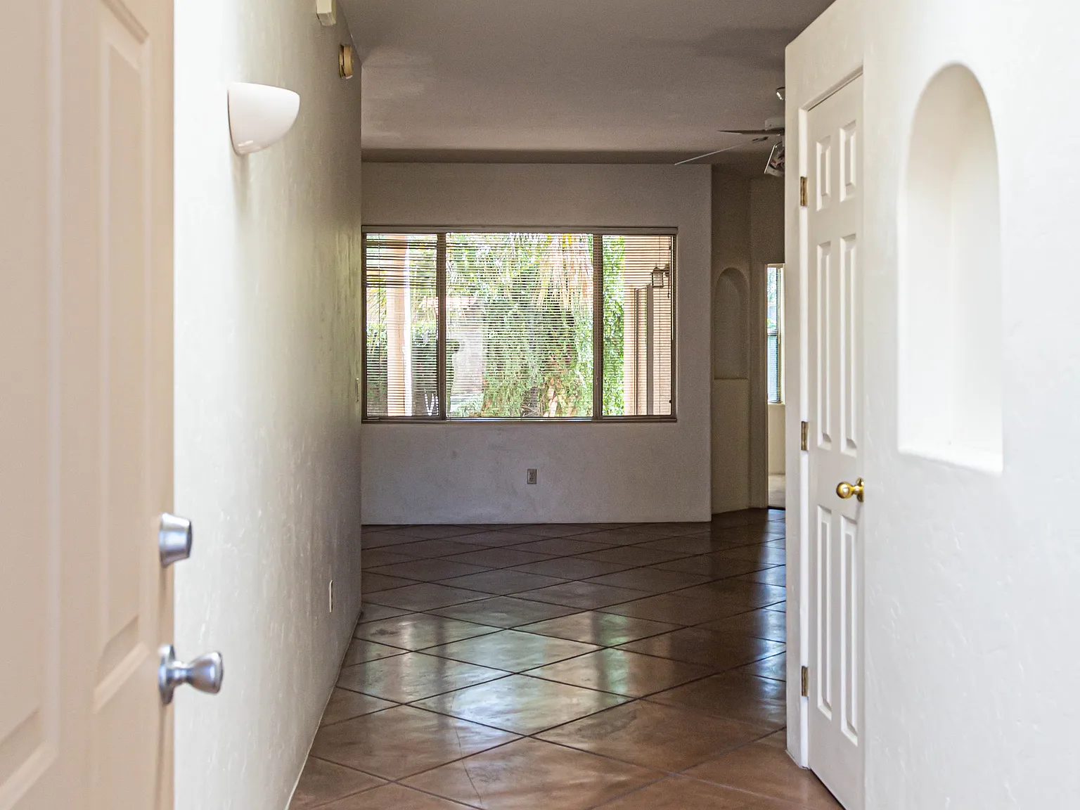 3 bed, 1400 sqft, $1,949 — Photo 4