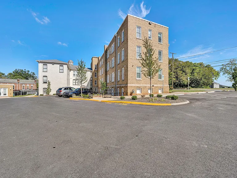 The Diamond Hill Lofts — Photo 4
