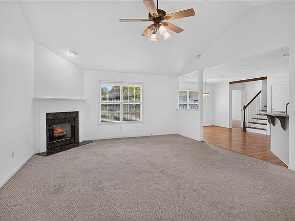 3rd image of 612 Providence Point Dr