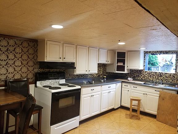 2nd image of 202 Belvidere Ave #1