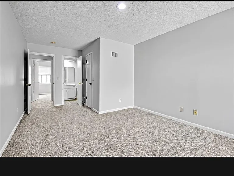 14936 Riggs St — Photo 10