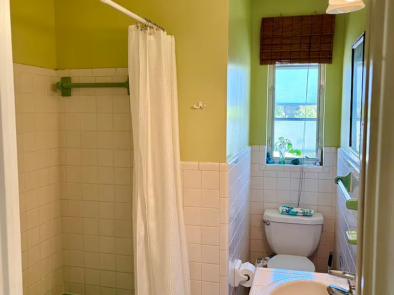 1818 Ridgewood St — Photo 10