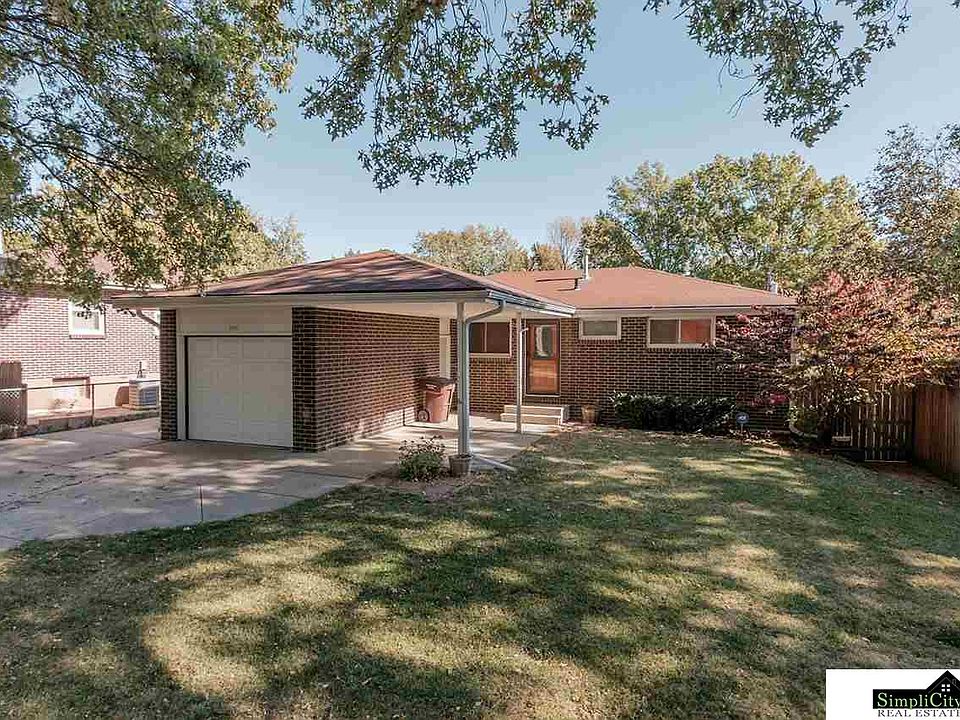 1st image of 700 Sierra Dr