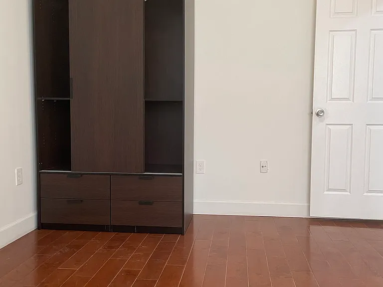 1032 Wood St #202 — Photo 3