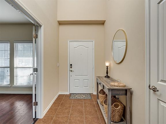 5th image of 10413 Westover Ave