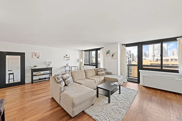 Rented by Nest Seekers International | media 23