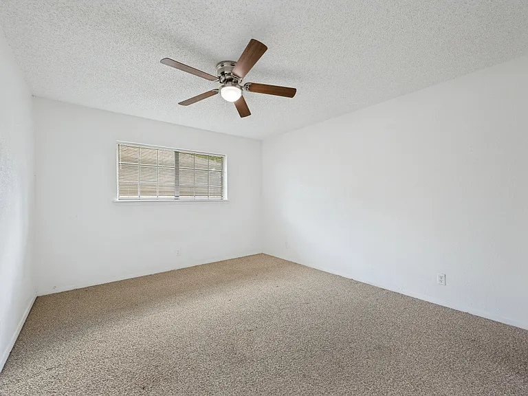 806 W Belden St — Photo 9