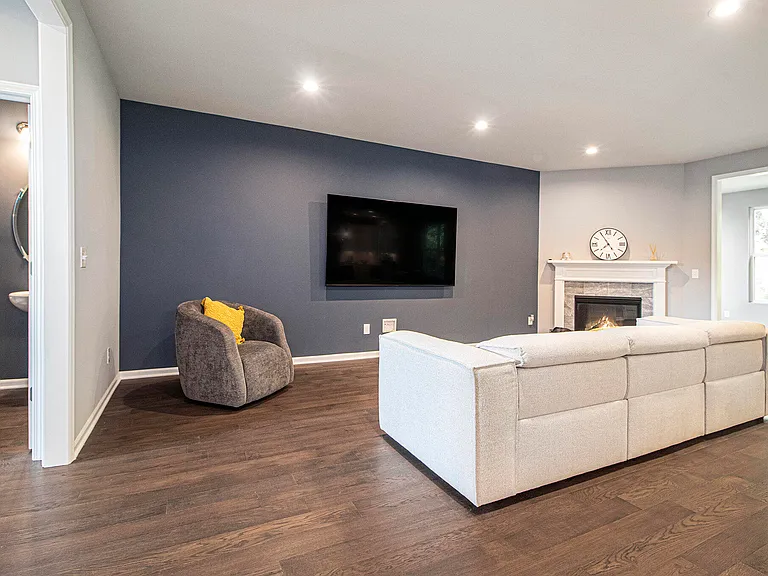 2865 Dillon Dr — Photo 8