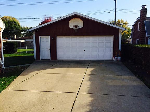 3rd image of 8540 Independence Dr